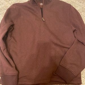 Men’s maroon pullover sweater